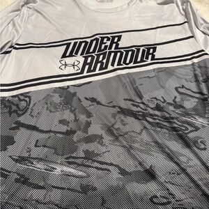 Under Armour Men's Gray and Black Long Sleeve Shirt
